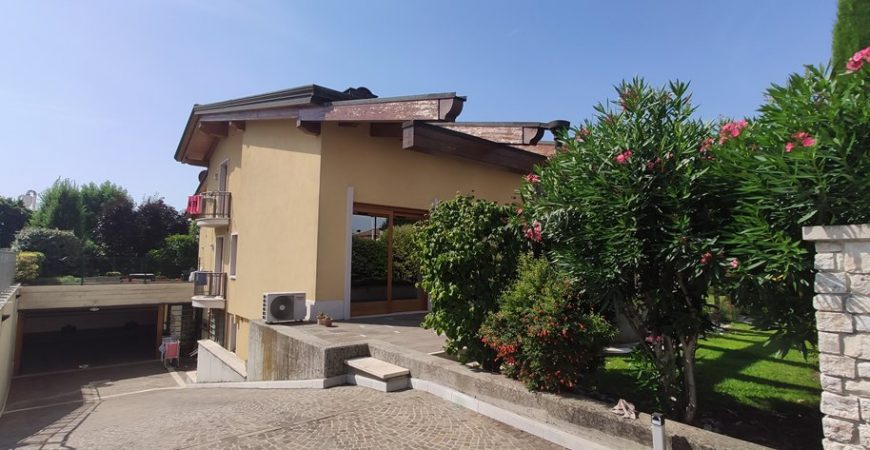 Prestigiosa villa singola 1