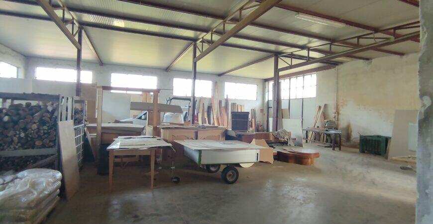 Laboratorio/magazzino con corte privata 15