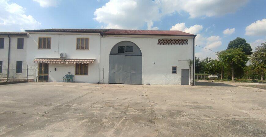 Casa semindipendente abitabile da subito 0