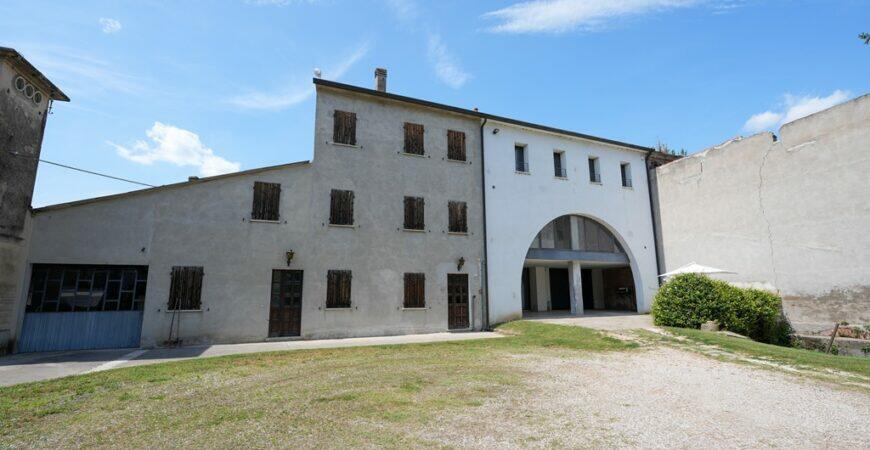 Bellissima villa con parco 10