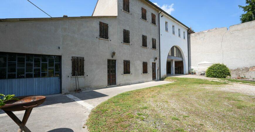 Bellissima villa con parco 18