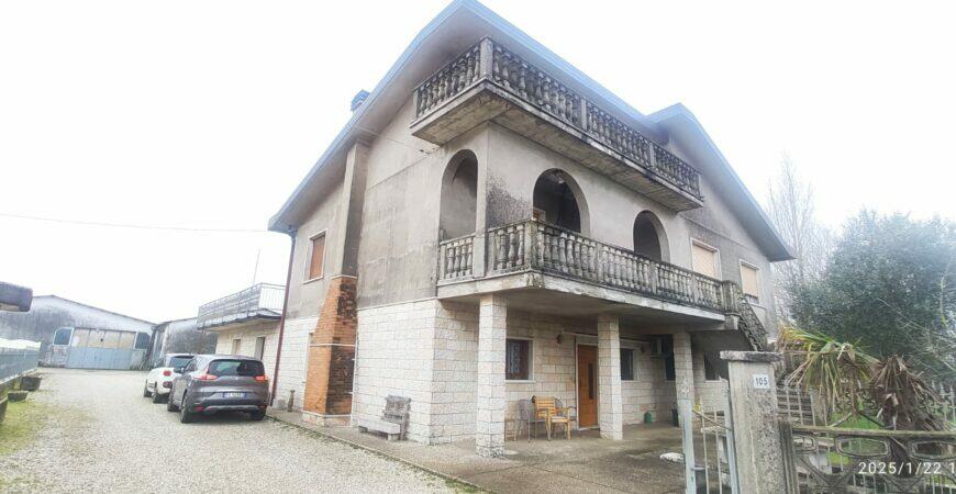 Ampia casa singola a Cerea 1