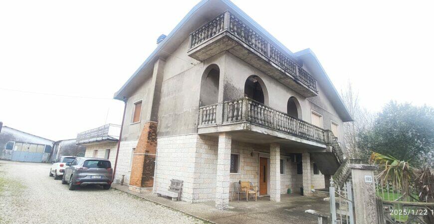 Ampia casa singola a Cerea 8