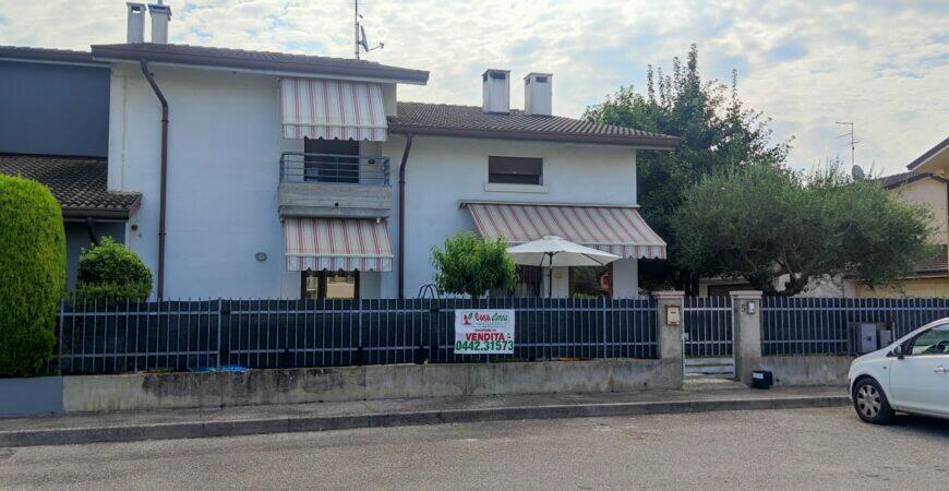 Bifamiliare completa a Sanguinetto 0