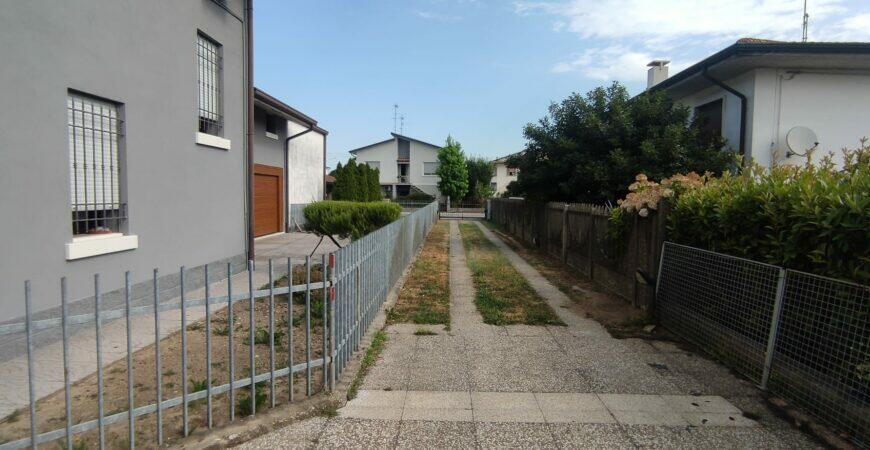 Bifamiliare completa a Sanguinetto 4