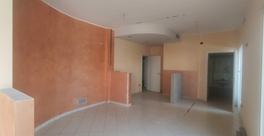 Ufficio/Studio in centro a Concamarise 3