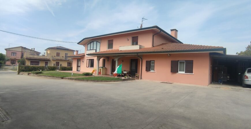 Bellissima villa singola a Cerea 0