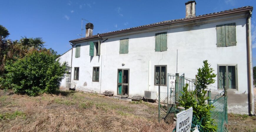 Ampia casa semi dipendente a Cerea 1