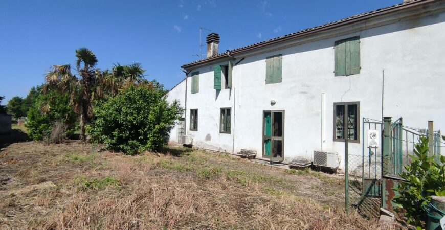 Ampia casa semi dipendente a Cerea 2