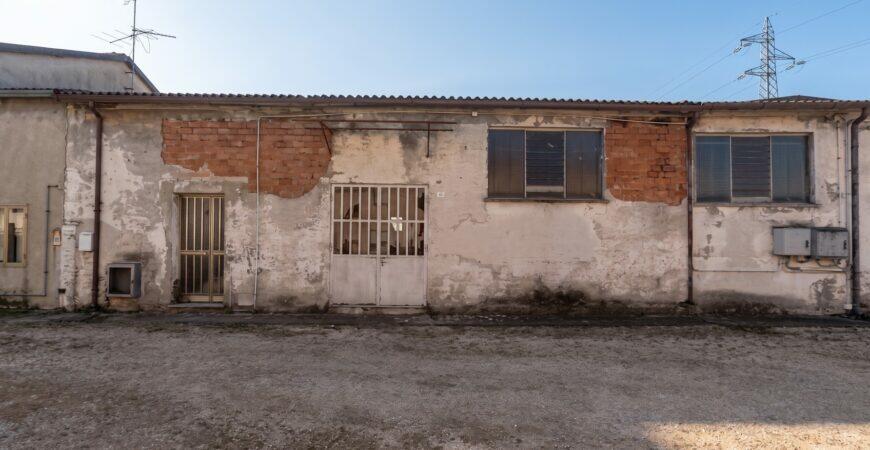 Casa con Terreno a Venera di Sanguinetto 11