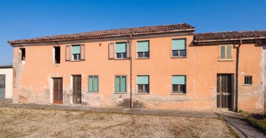 Casa con Terreno a Venera di Sanguinetto 0
