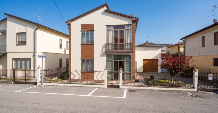Casa indipendente in centro a Cerea 1