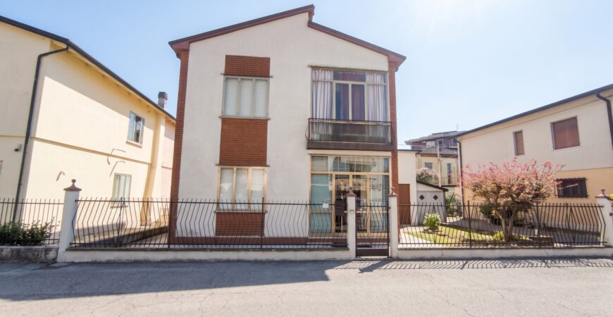 Casa indipendente in centro a Cerea 0